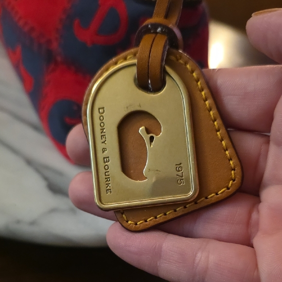 Dooney & Bourke Quilt Print Shoulder Bag! - Picture 3 of 14